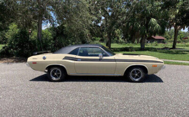 Dodge-Challenger-1973-4