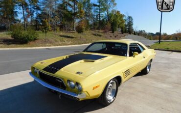 Dodge-Challenger-1973-4