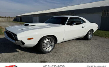 Dodge-Challenger-1973-4