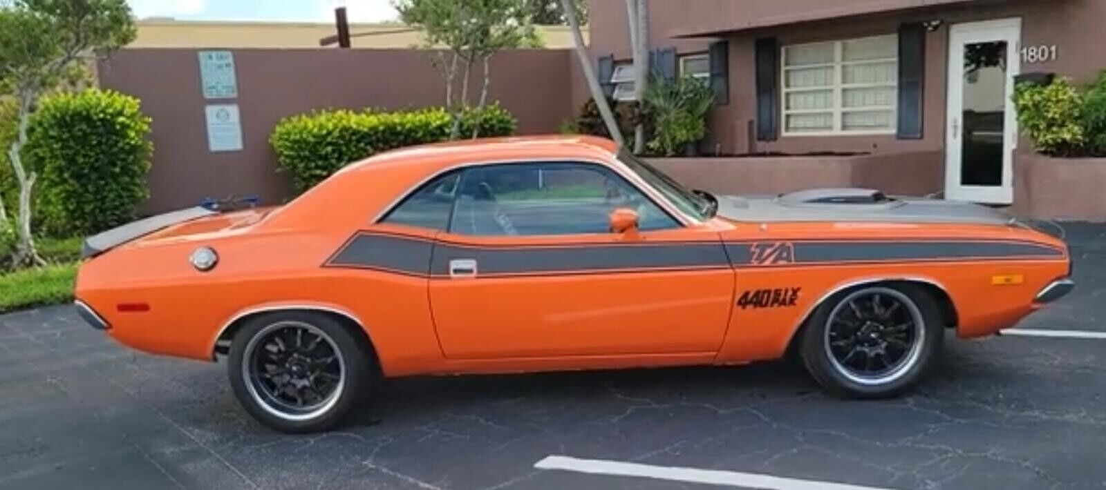 Dodge-Challenger-1973-7