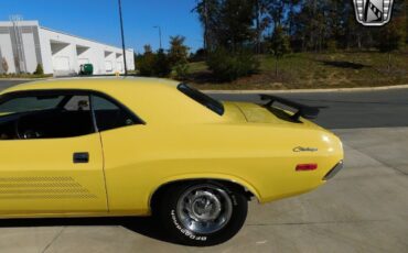 Dodge-Challenger-1973-7