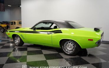 Dodge-Challenger-1973-8