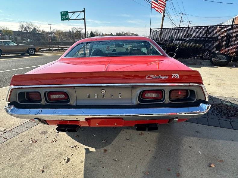 Dodge-Challenger-1974-19