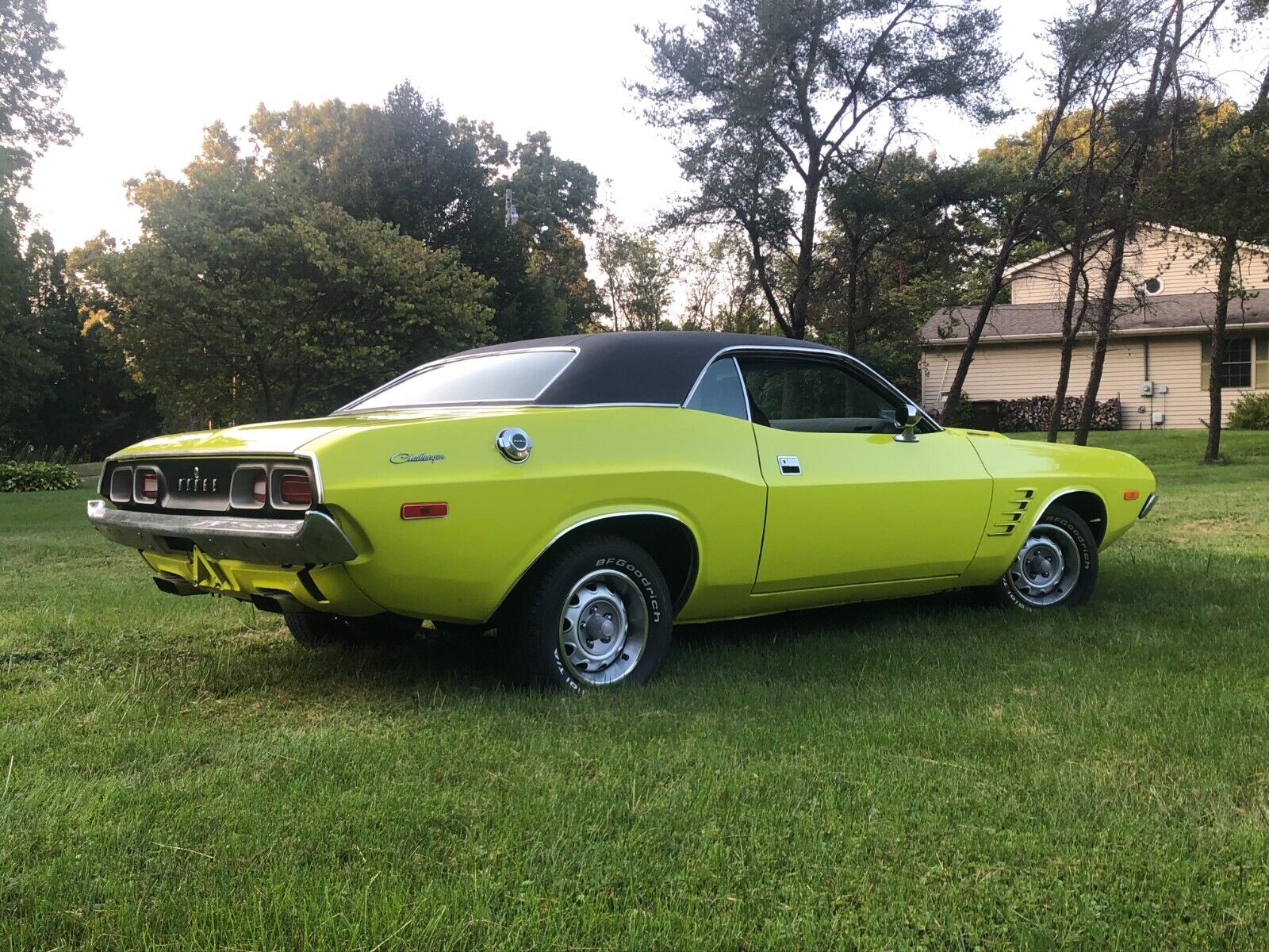 Dodge-Challenger-1974-5