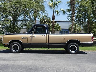 Dodge-D100-Series-Pickup-1986-16