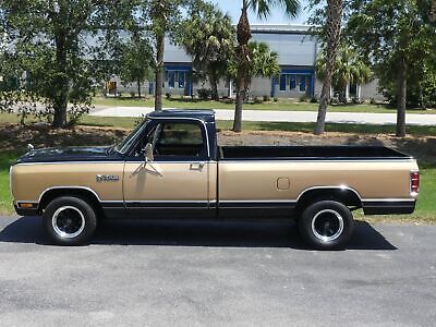 Dodge-D100-Series-Pickup-1986-17