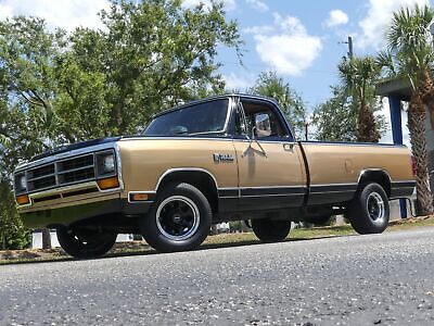 Dodge-D100-Series-Pickup-1986-9