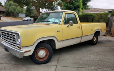 Dodge-D100-adventurer-1974