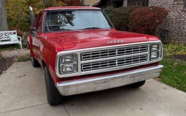 Dodge-D150-1979-2