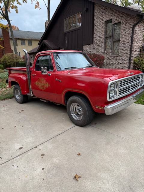 Dodge-D150-1979-4