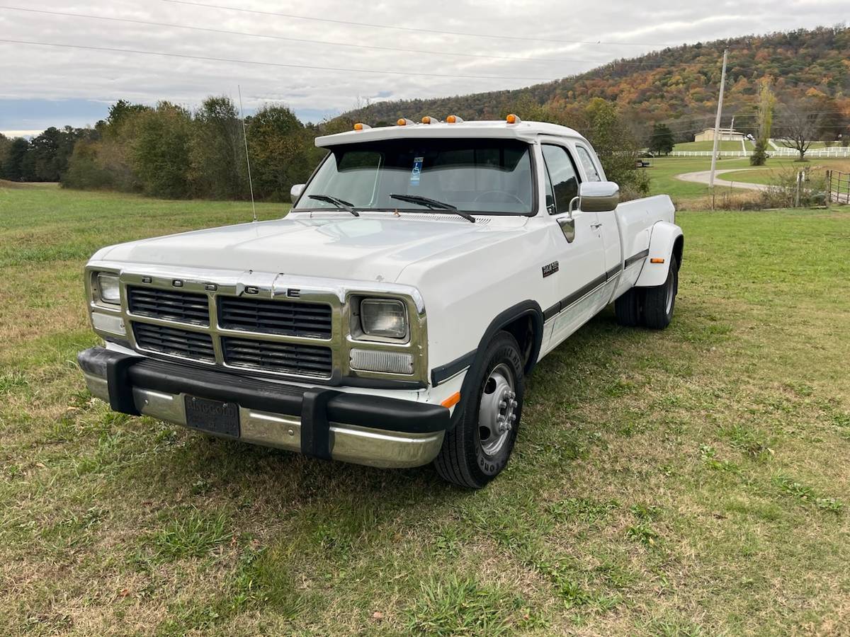 Dodge-D350-4x2-club-cab-diesel-1993-2