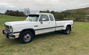 Dodge-D350-4x2-club-cab-diesel-1993