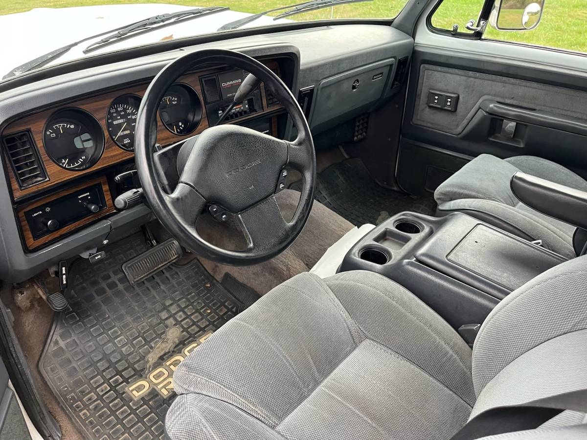 Dodge-D350-4x2-club-cab-diesel-1993-6