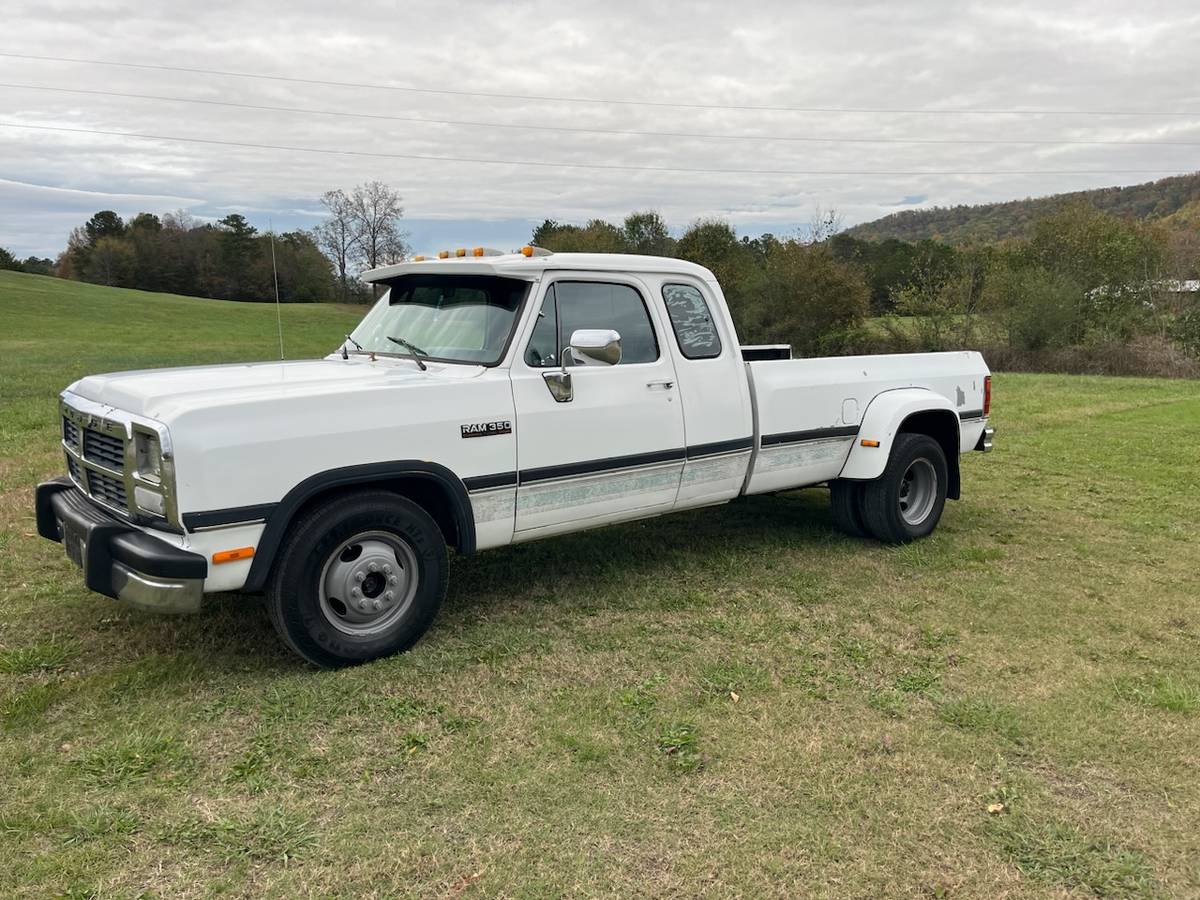 Dodge-D350-4x2-club-cab-diesel-1993