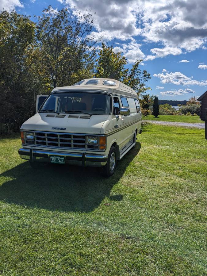 Dodge-E250-camper-van-1988-1