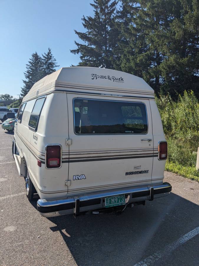 Dodge-E250-camper-van-1988-2