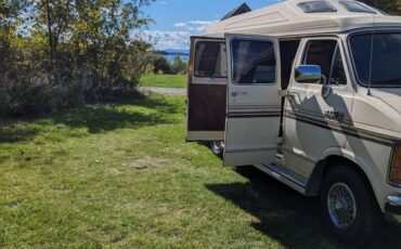 Dodge-E250-camper-van-1988