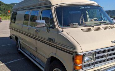 Dodge-E250-camper-van-1988-4