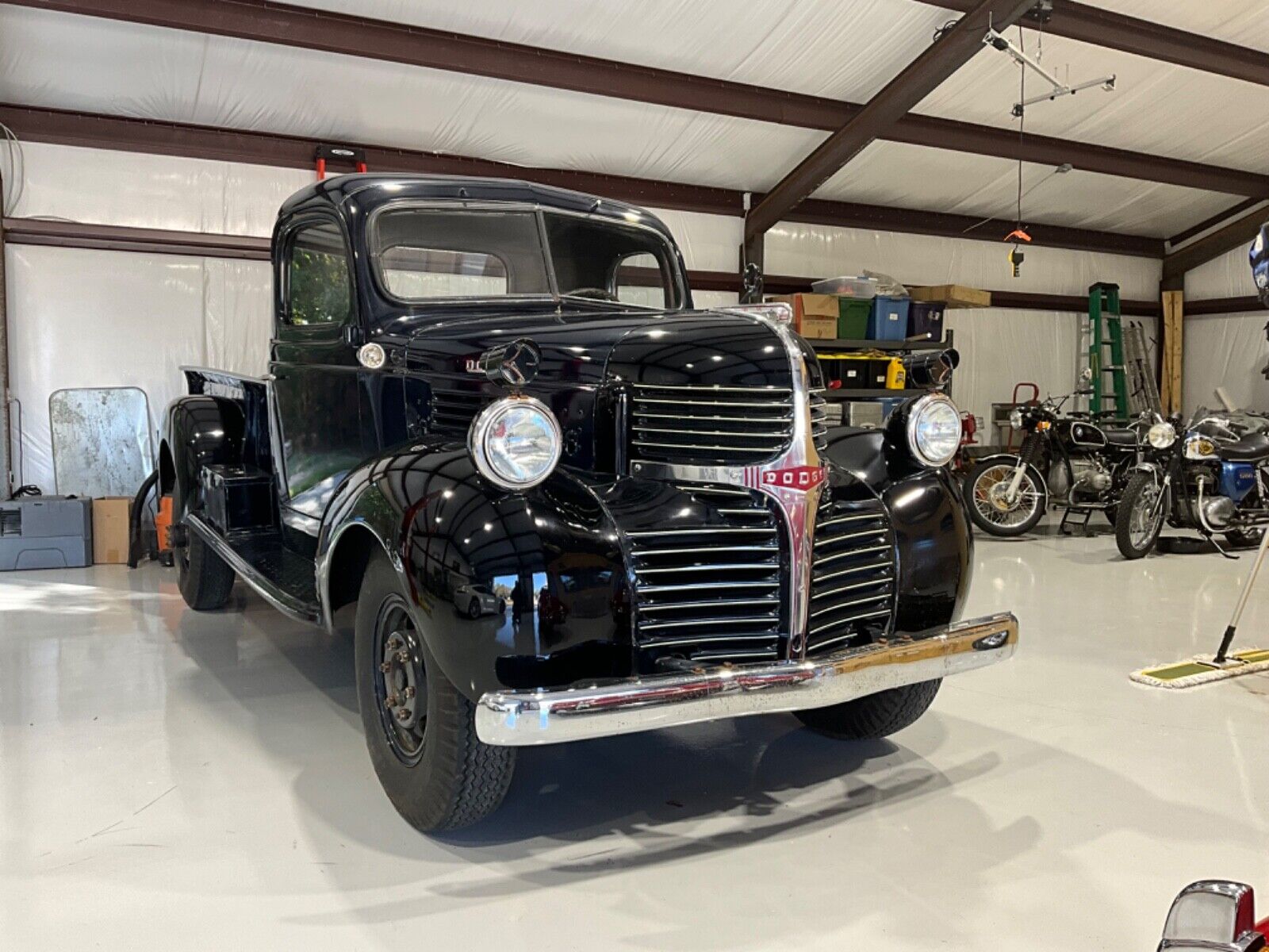 Dodge-Other-Pickups-1947-1