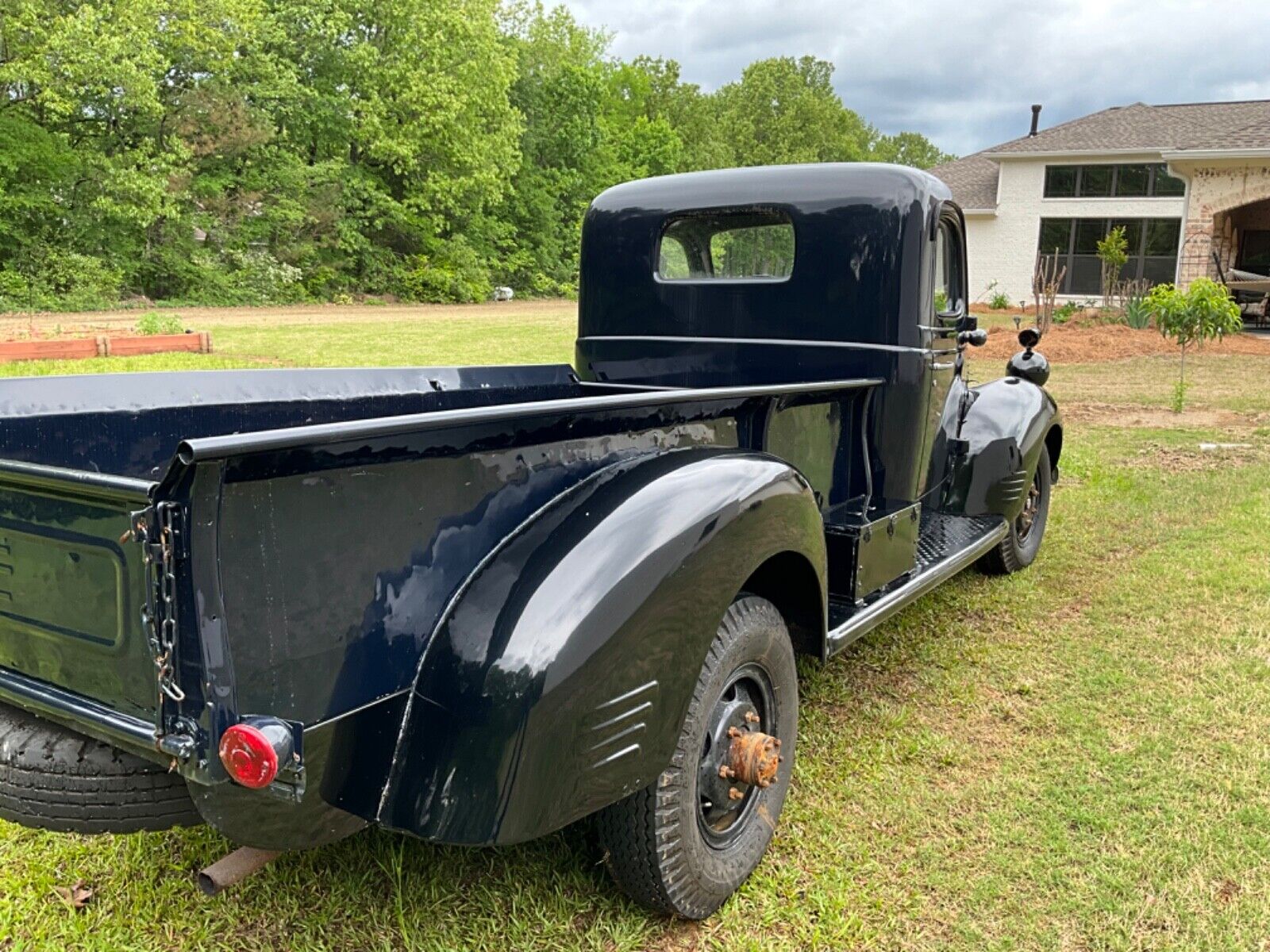 Dodge-Other-Pickups-1947-3