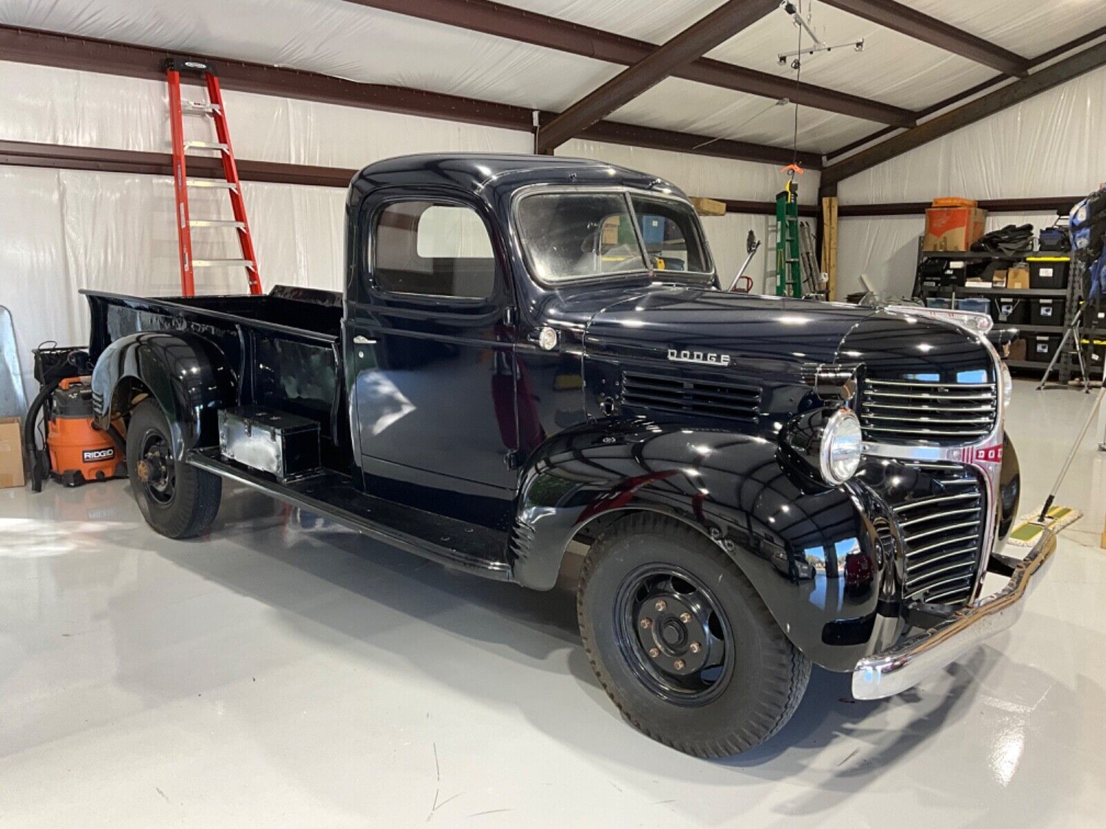 Dodge-Other-Pickups-1947-6