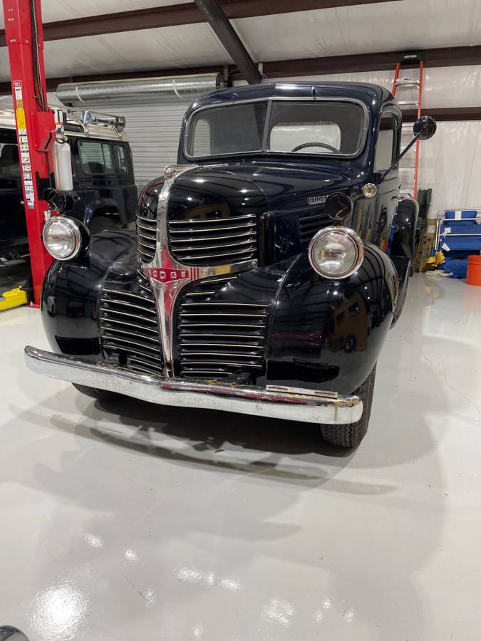 Dodge-Pickup-1947-2