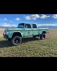 Dodge-Power-Wagon-1970-1