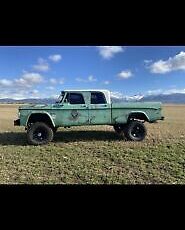 Dodge-Power-Wagon-1970-2