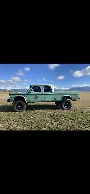 Dodge-Power-Wagon-1970-2