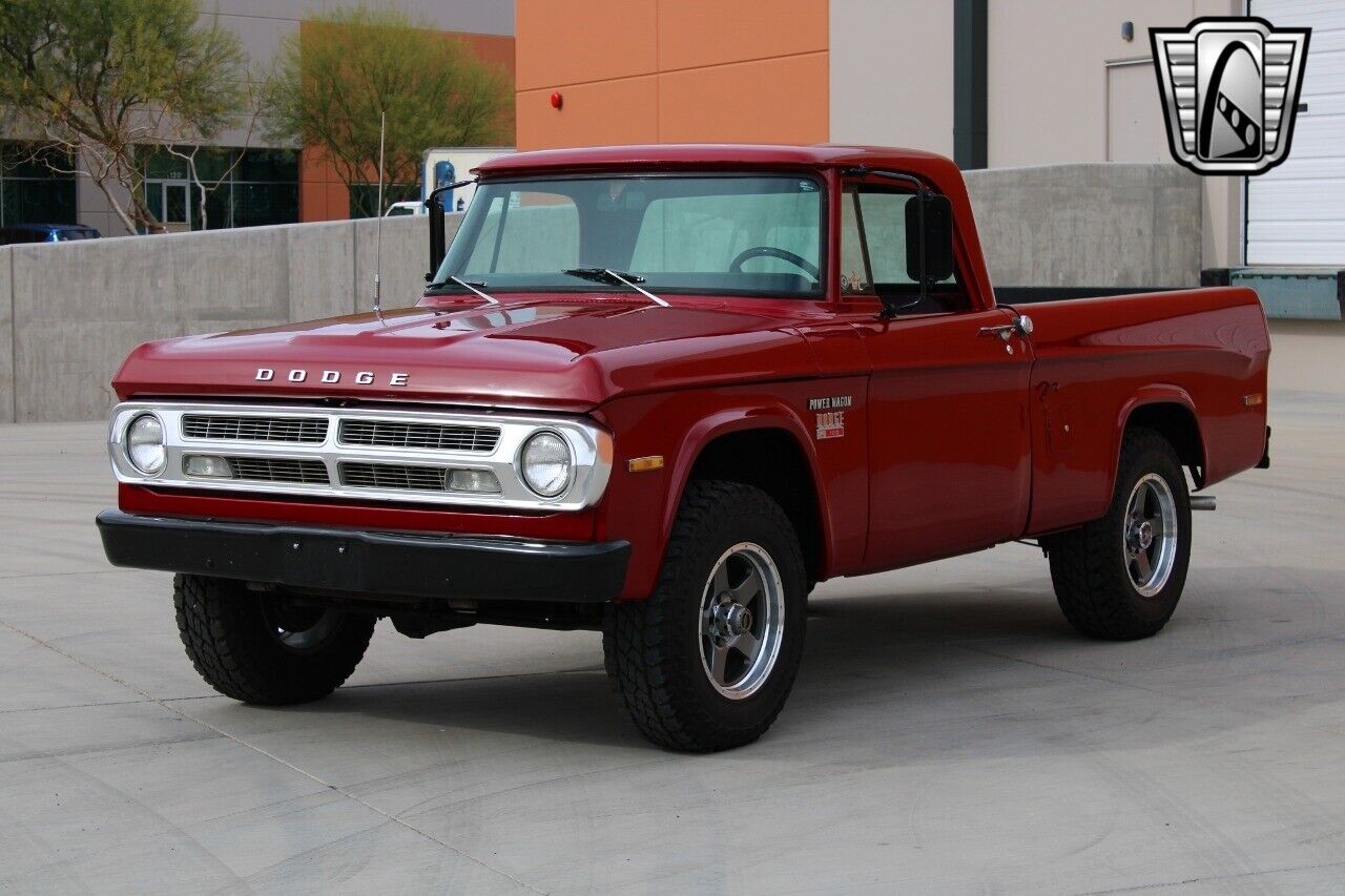 Dodge-Power-Wagon-1971-2