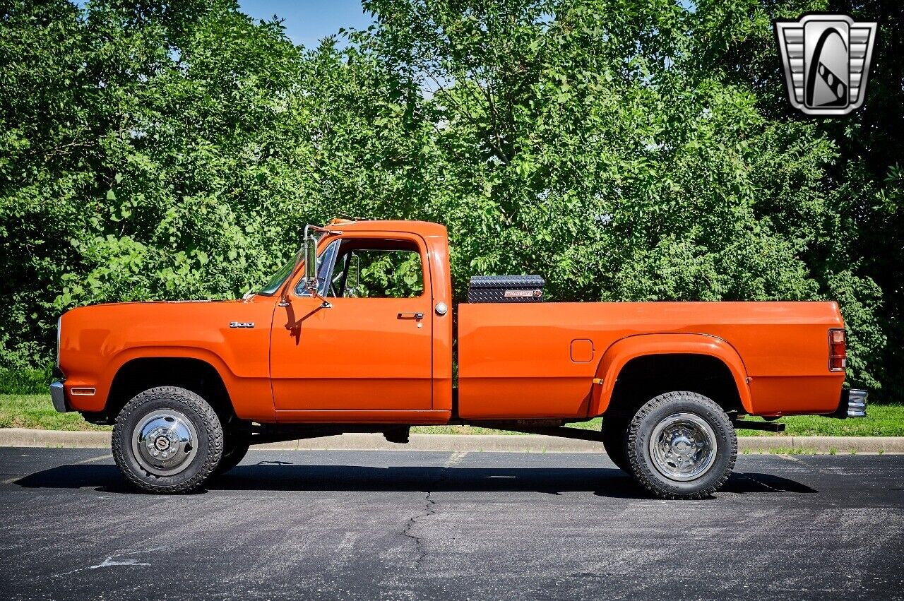 Dodge-Power-Wagon-1973-3