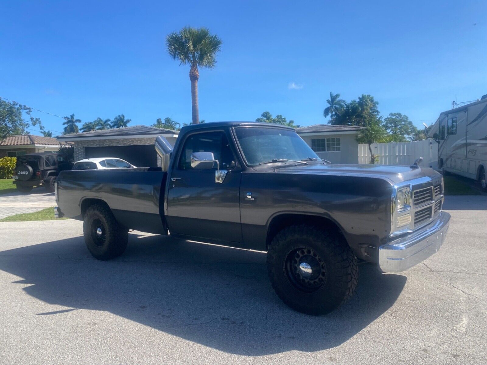 Dodge-Power-Wagon-1991-3