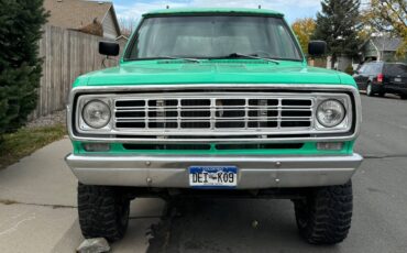 Dodge-Power-wagon-1975-1