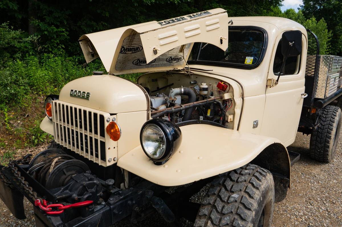 Dodge-Power-wagon-diesel-1964-11