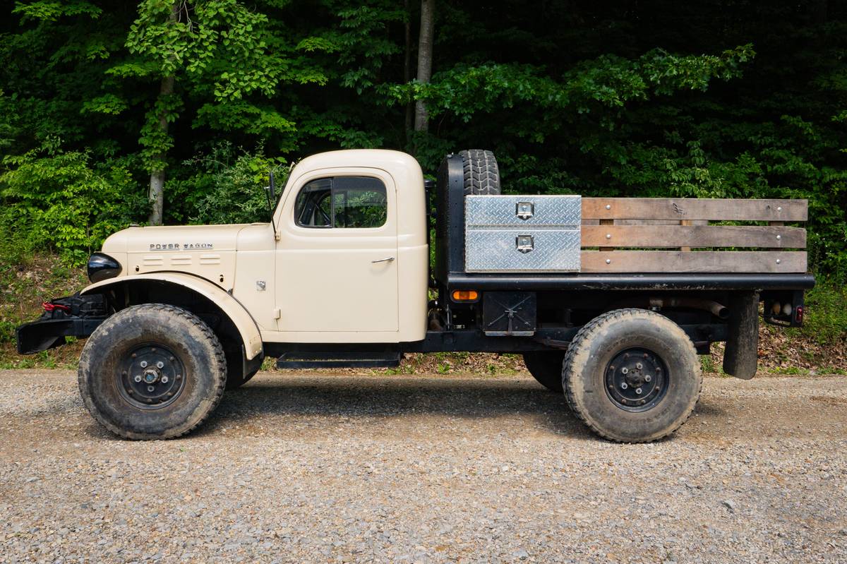 Dodge-Power-wagon-diesel-1964-5