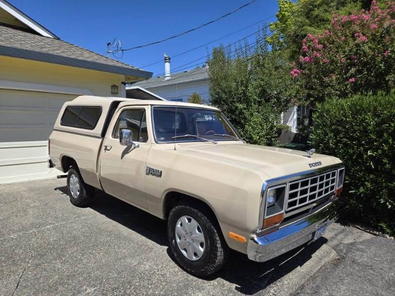 Dodge-Ram-150-1983