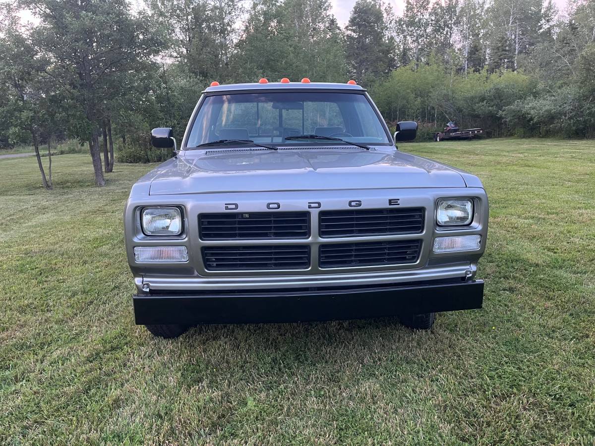 Dodge-Ram-3500-diesel-1992-1