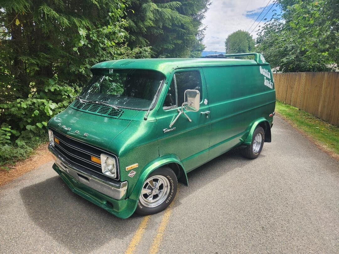 Dodge Ram Van  year1}