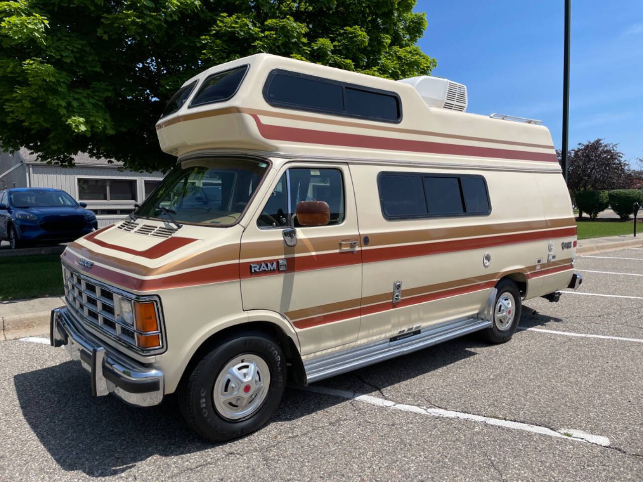 Dodge Ram Van  1986