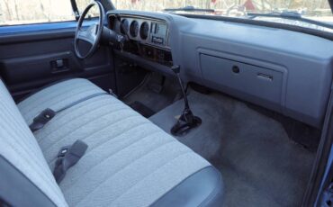 Dodge-Ram-d150-1990-13