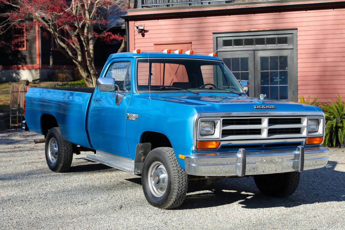 Dodge-Ram-d150-1990-23