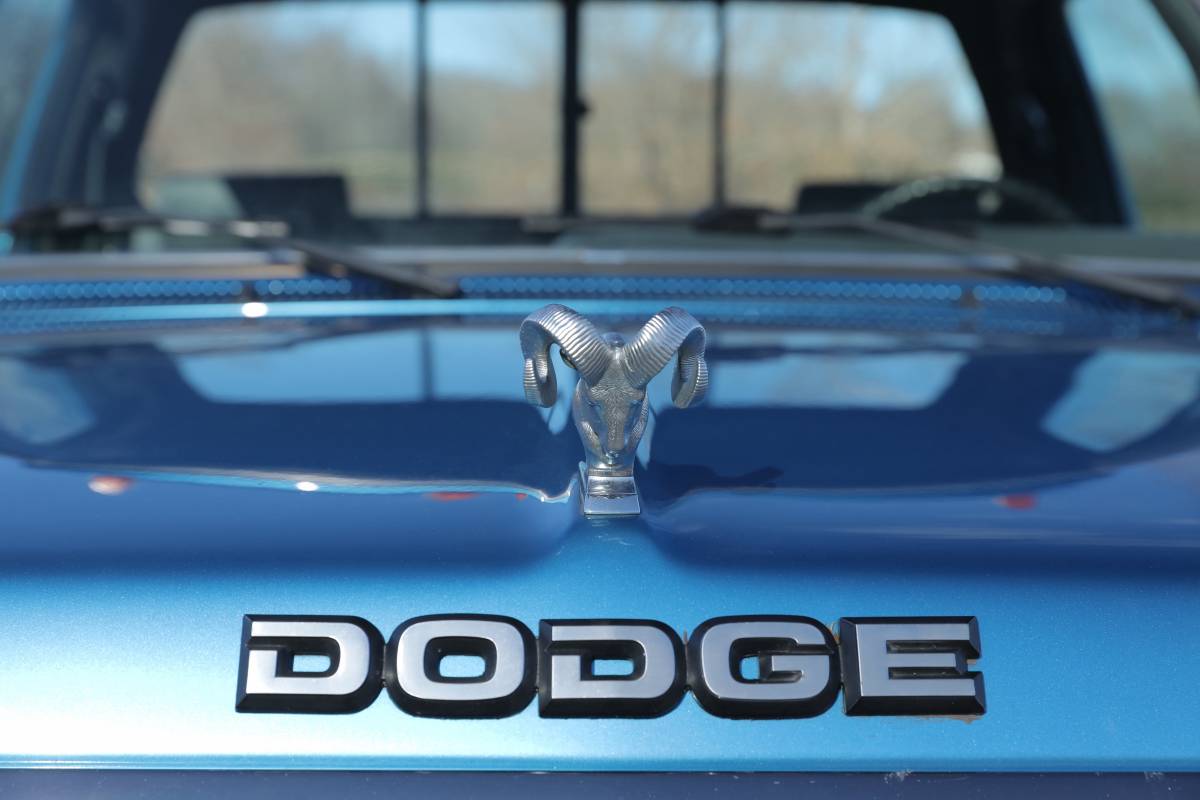 Dodge-Ram-d150-1990-6