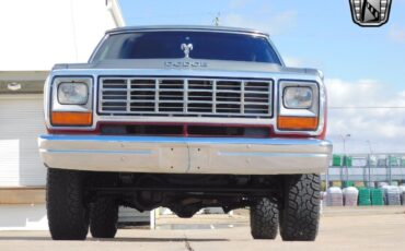 Dodge-Ramcharger-1985-8