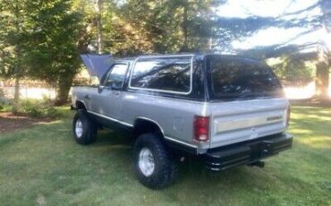 Dodge-Ramcharger-1988-1