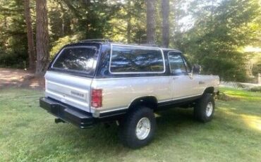 Dodge-Ramcharger-1988-4