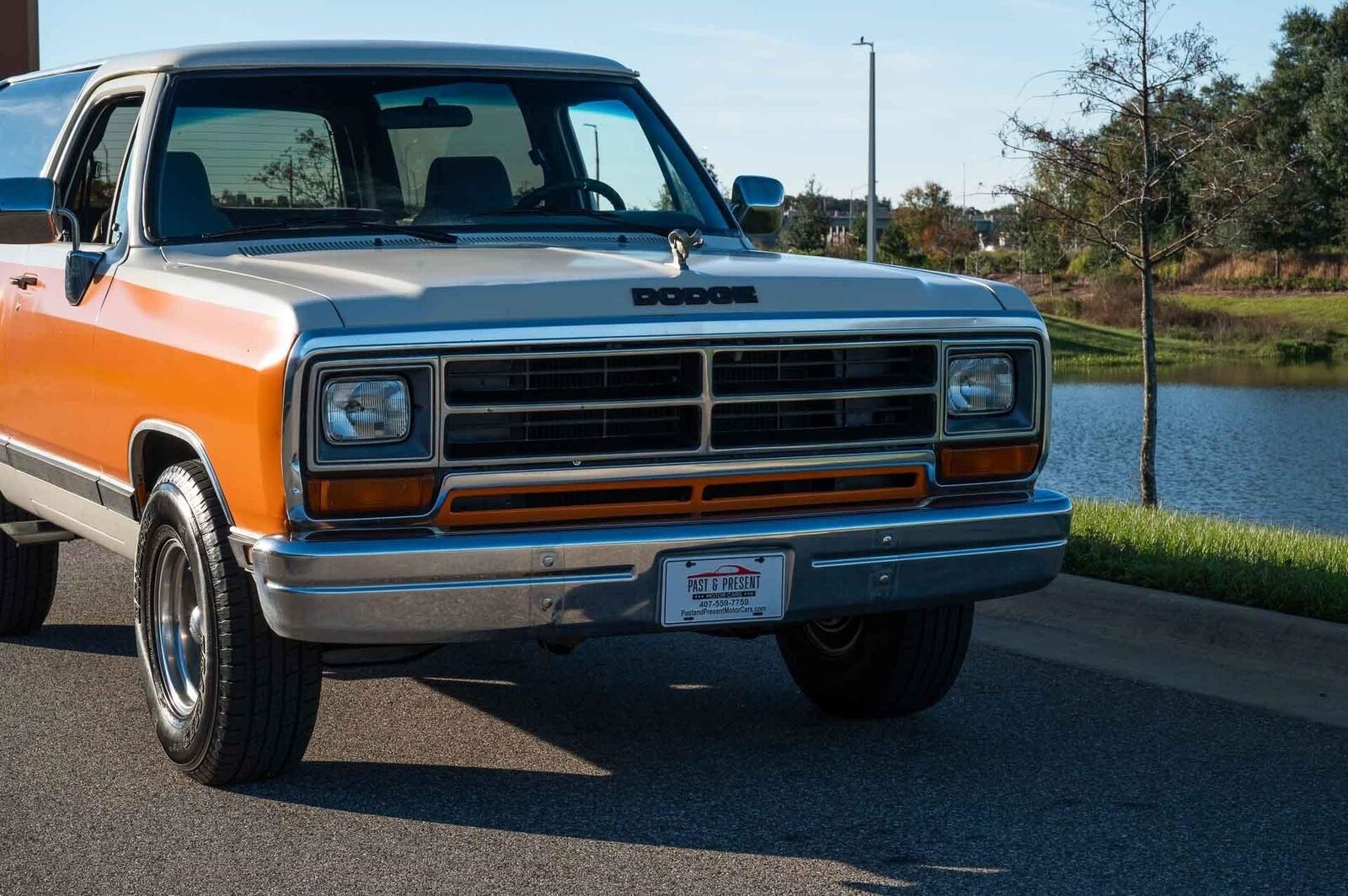 Dodge-Ramcharger-1990-34