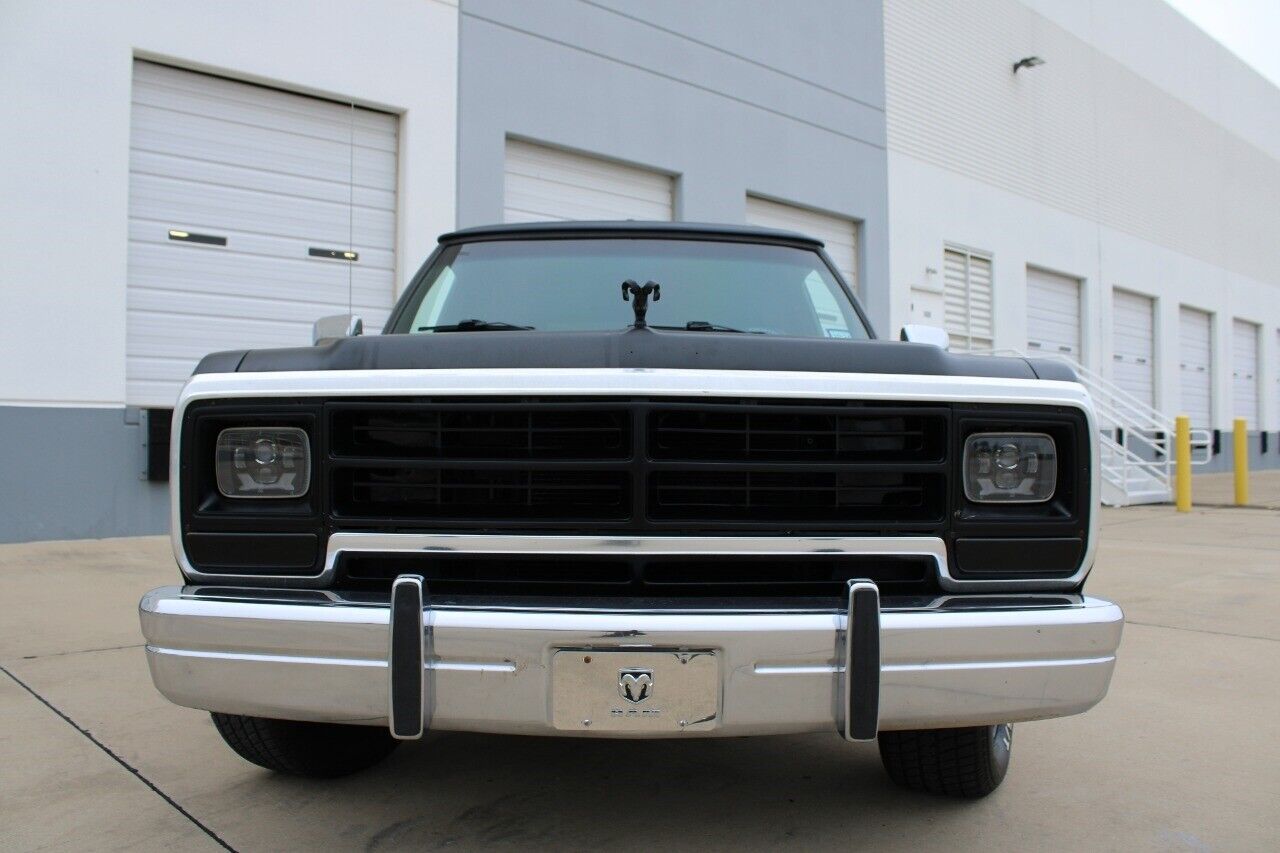 Dodge-Ramcharger-1990-9