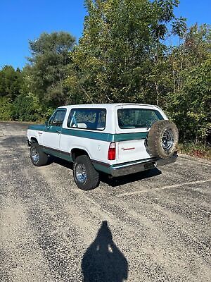 Dodge-Ramcharger-SUV-1979-2