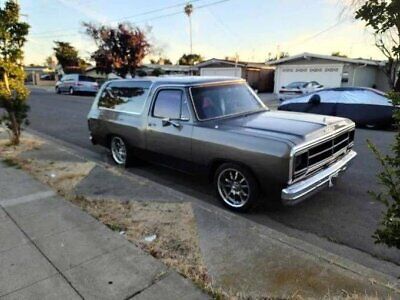 Dodge Ramcharger SUV 1985