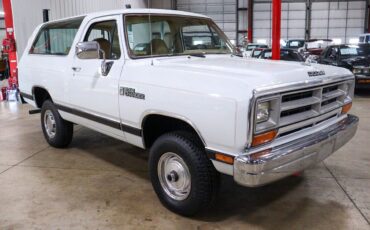 Dodge-Ramcharger-SUV-1988-10